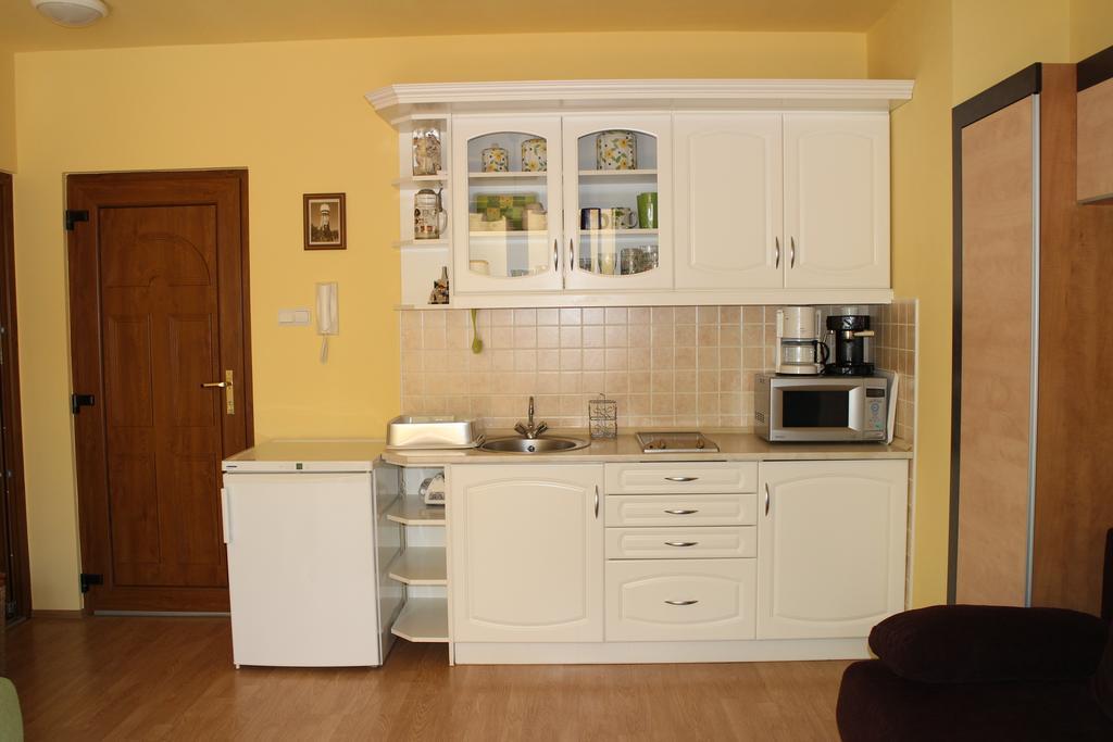 Mandarin Wellness Apartman Siófok Zimmer foto