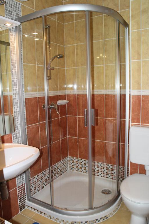 Mandarin Wellness Apartman Siófok Zimmer foto